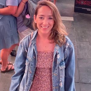 Meet your Posher, Alejandra